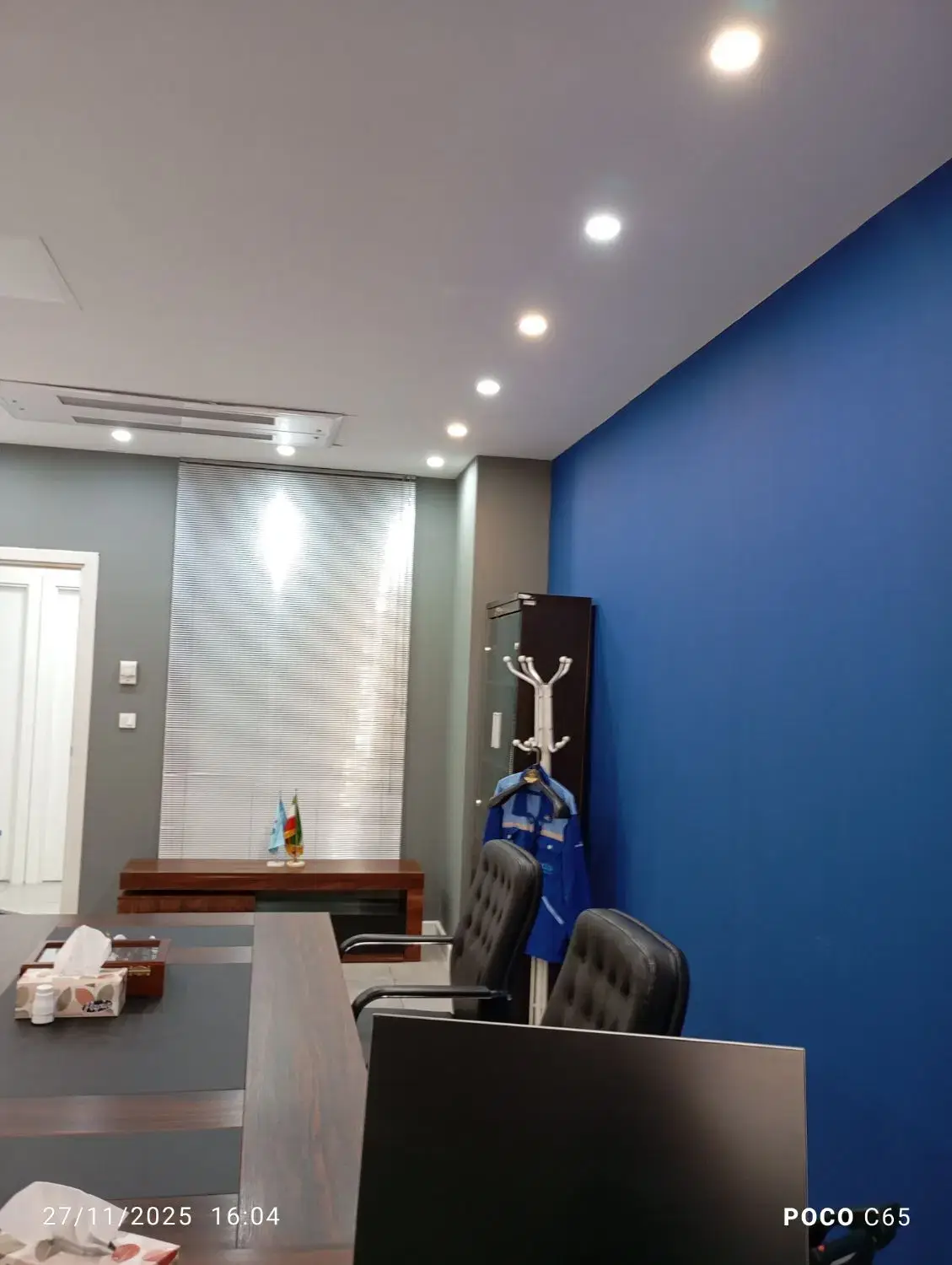 نقاش و کنافکار ساختمان هادی